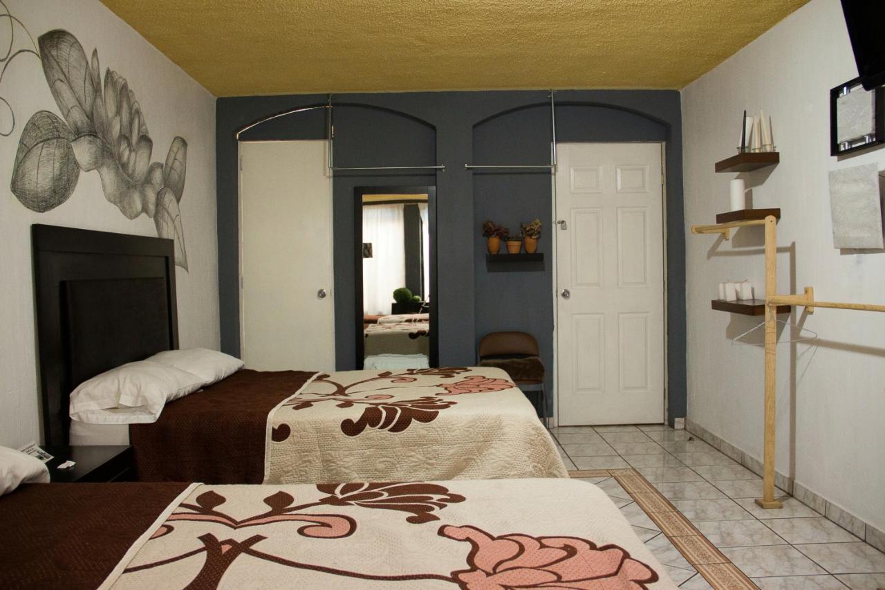 Hotel Boutique Charlotte Arandas ภายนอก รูปภาพ